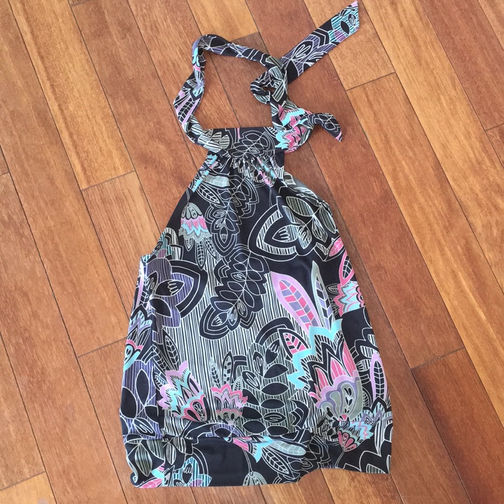 🍋 5 for $25 NY&Co halter. Dress up or down!